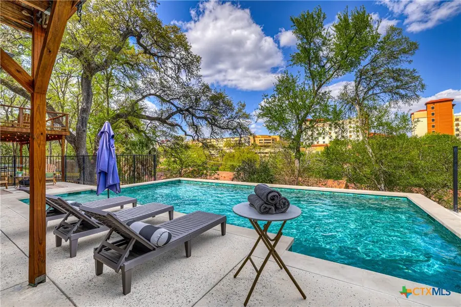 810 N Loop Street, San Marcos, TX 78666 - #3