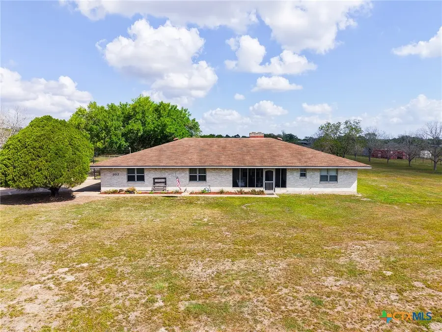 202 W Partridge Road, Victoria, TX 77905 - #2