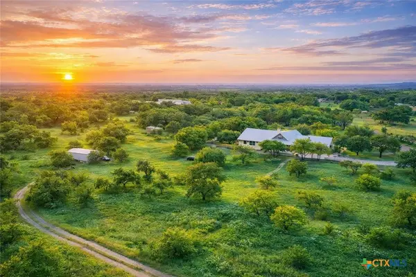 232 Crooked Oak Lane, Round Mountain, TX 78663