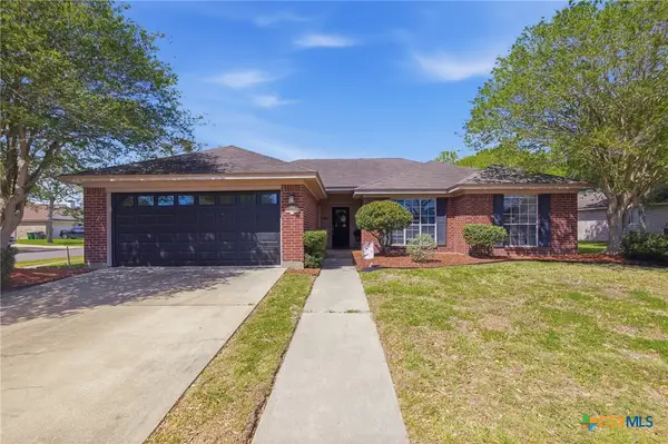 102 Palomino Lane, Victoria, TX 77904