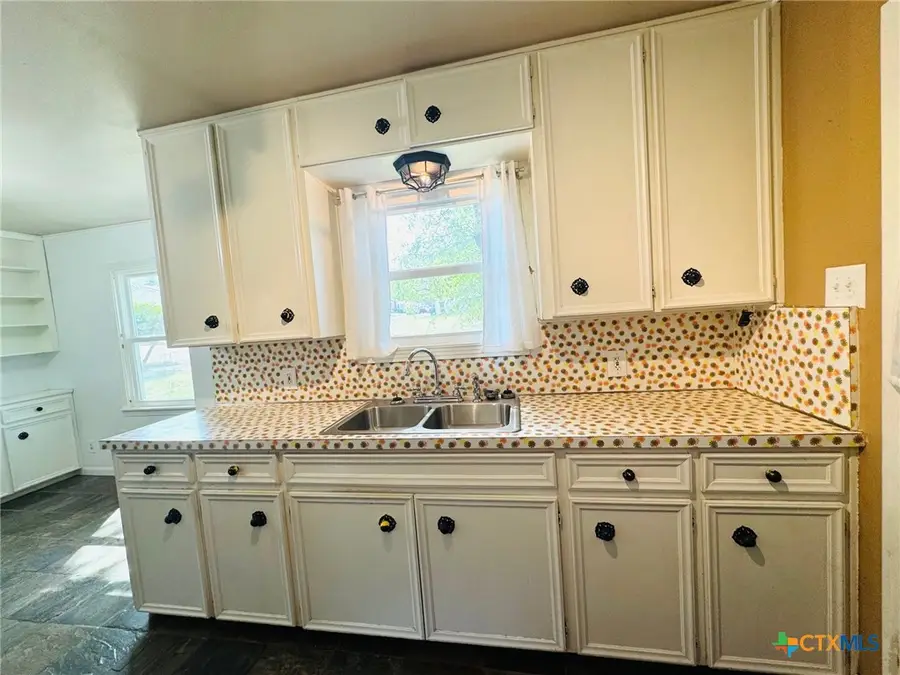 302 N 28th Street, Gatesville, TX 76528 - #3