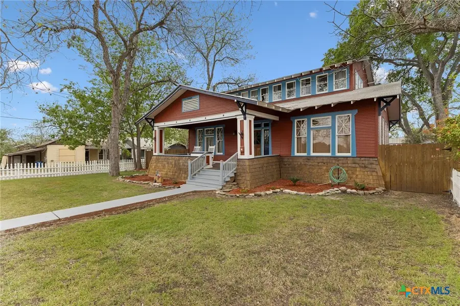 292 S Gilbert Avenue, New Braunfels, TX 78130 - #3