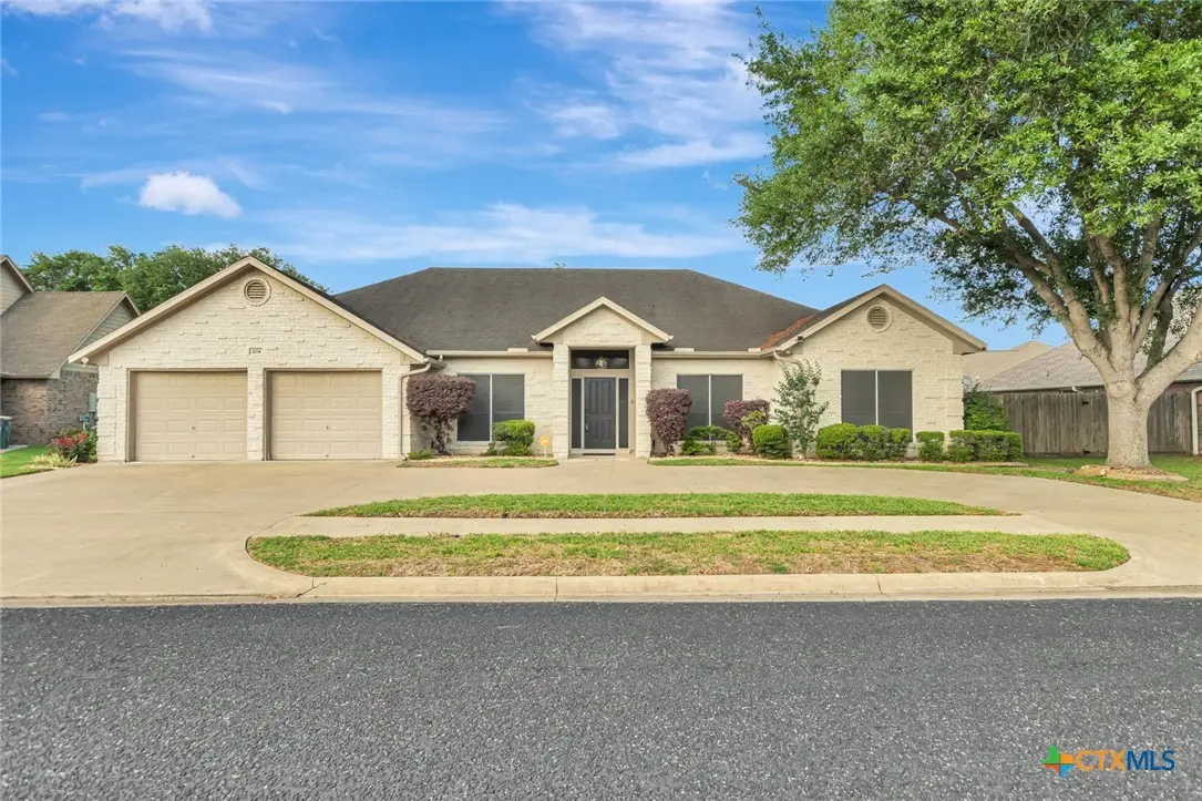 204 Crosswind Drive, Victoria, TX 77904 - #1