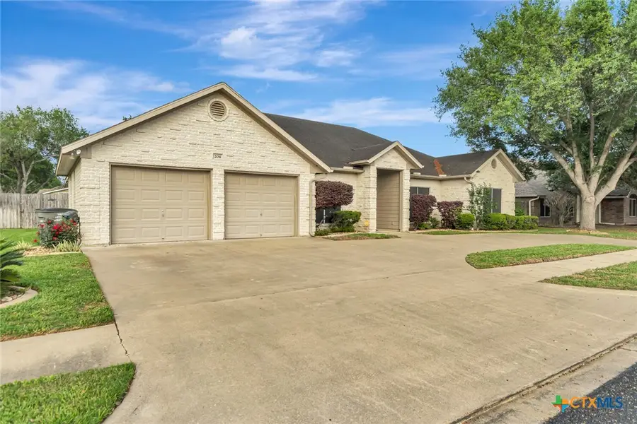204 Crosswind Drive, Victoria, TX 77904 - #2