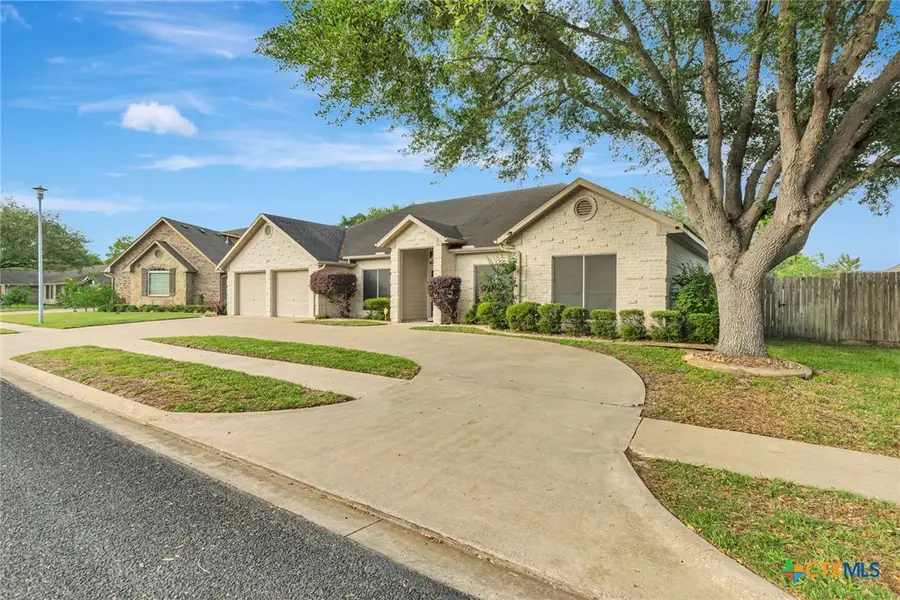 204 Crosswind Drive, Victoria, TX 77904 - #3