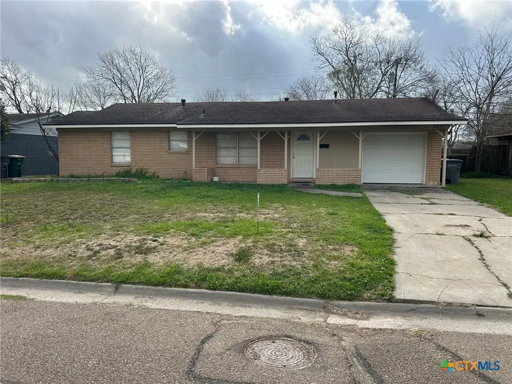3007 E Mistletoe Avenue, Victoria, TX 77901 - #1