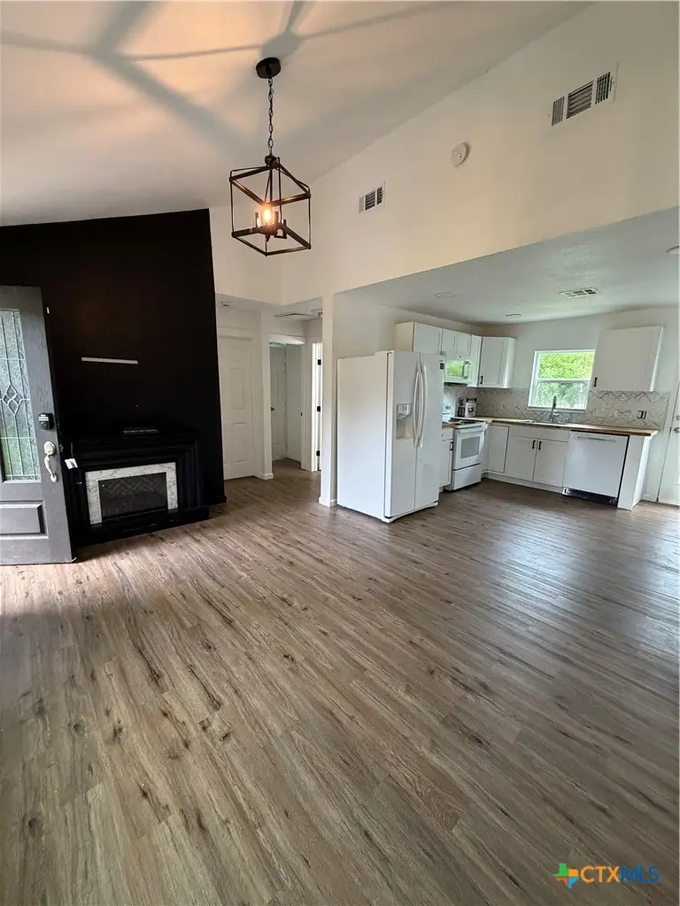 504 S 6th Street, Gatesville, TX 76528 - #3