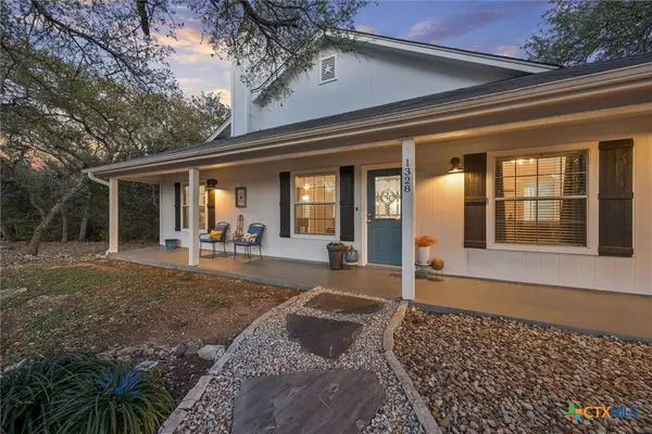 1328 Cottonwood Road, Fischer, TX 78623