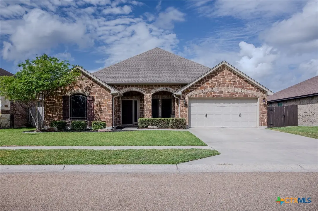 207 Brushy Creek, Victoria, TX 77904 - #1