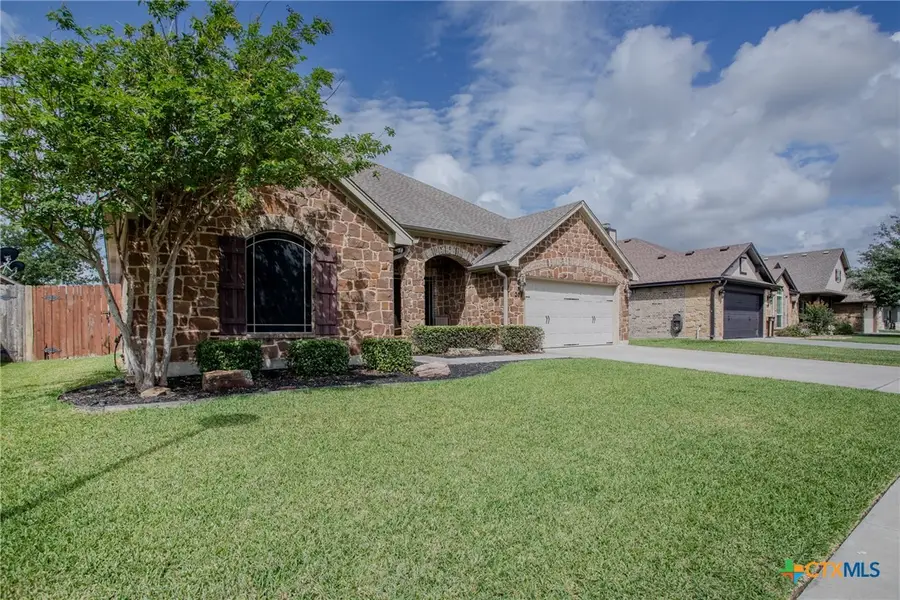 207 Brushy Creek, Victoria, TX 77904 - #3