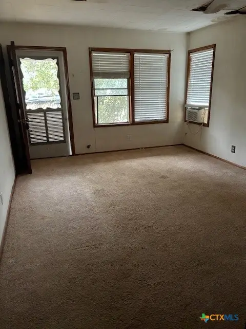 209 Highland Street, Yoakum, TX 77995 - #2