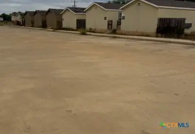 1100 County Road 4600, Dilley, TX 78017