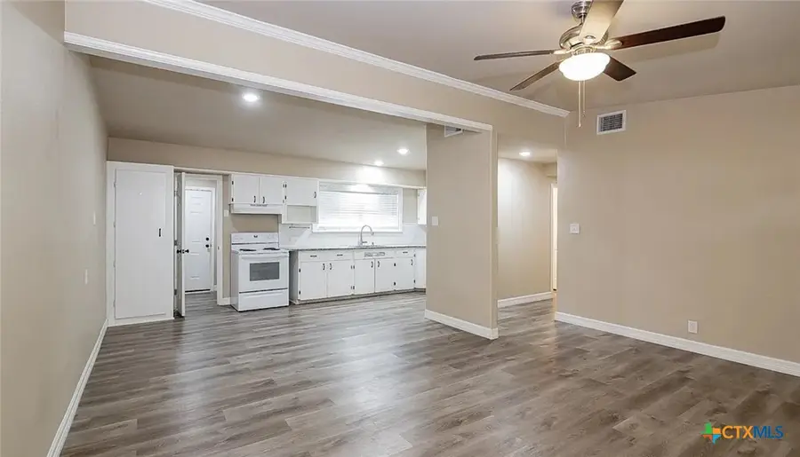 4713 Dahlia Lane, Victoria, TX 77904 - #3