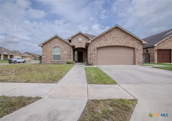102 Luke Court, Victoria, TX 77904