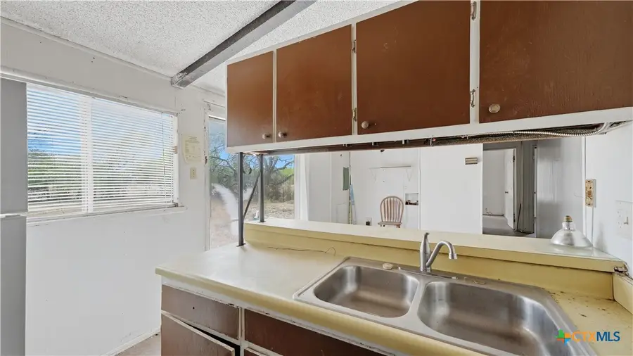 2900 E I-10, Seguin, TX 78155 - #2