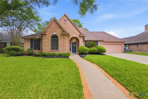 107 Lance Lane, Victoria, TX 77904