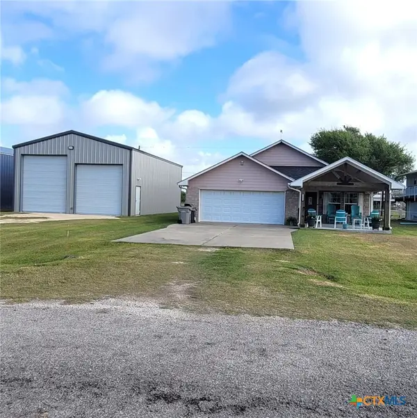 1404 W Baltimore Avenue, Seadrift, TX 77983