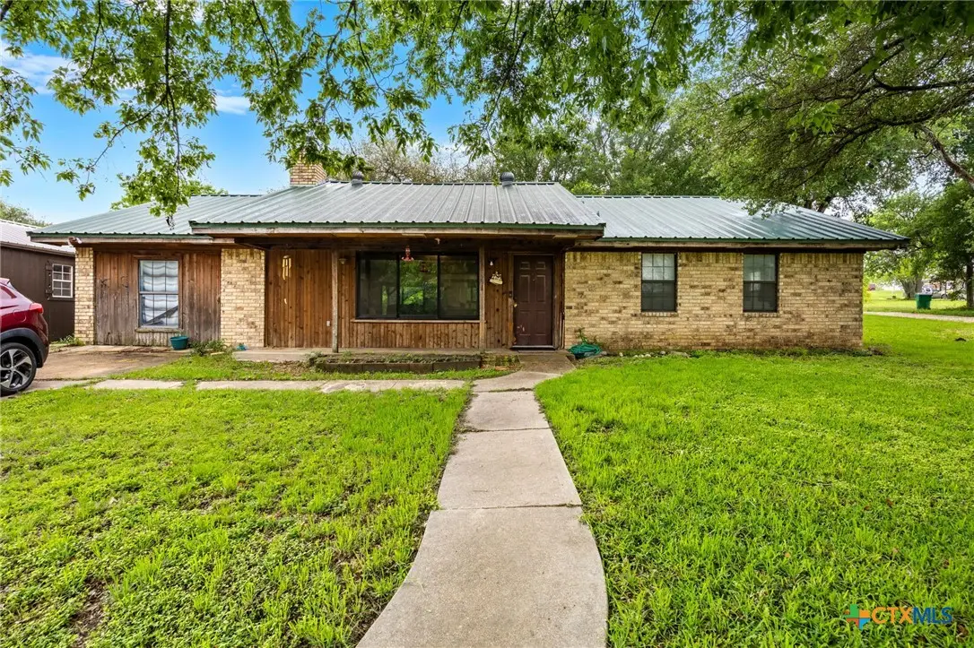401 N 14th Street, Buckholts, TX 76518 - #1