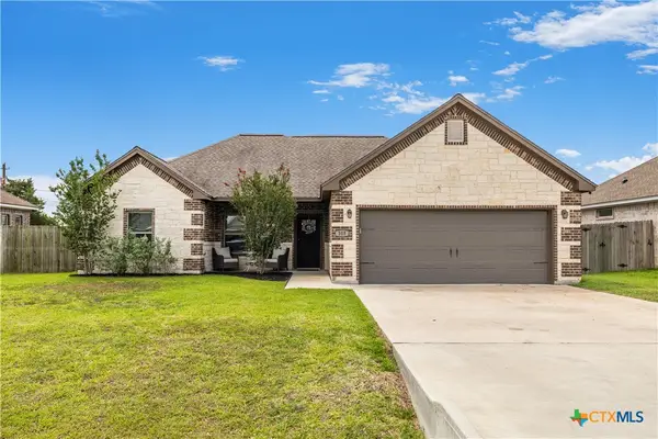 305 Blue Jay Loop, Victoria, TX 77905