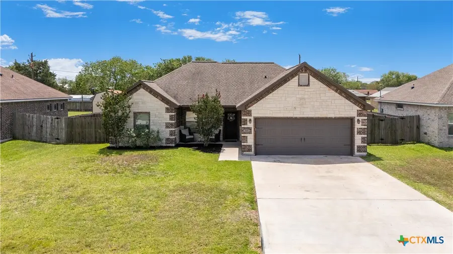 305 Blue Jay Loop, Victoria, TX 77905 - #2
