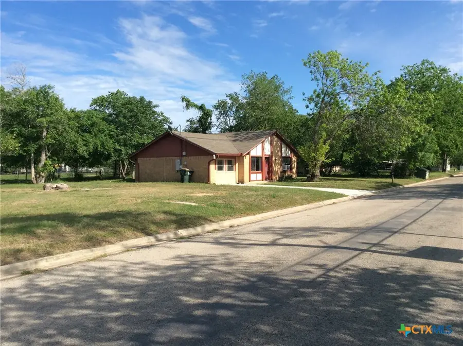 606 Woodworth Street, Cuero, TX 77954 - #3