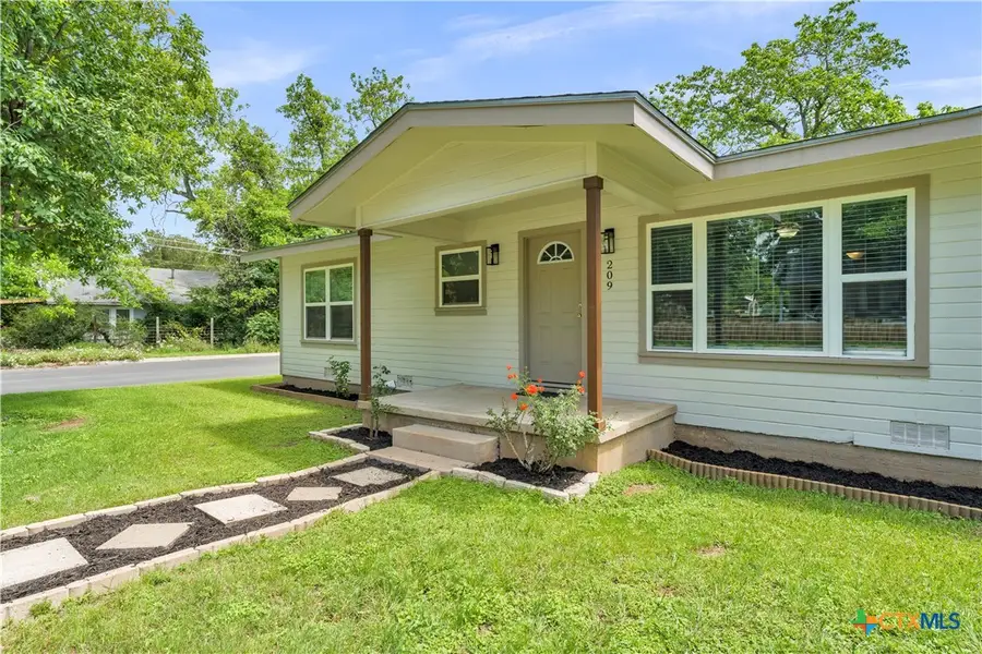 209 E Live Oak Street, Burnet, TX 78611 - #2