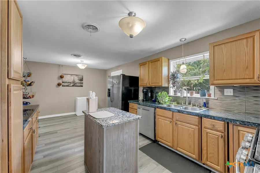 209 E Live Oak Street, Burnet, TX 78611 - #3