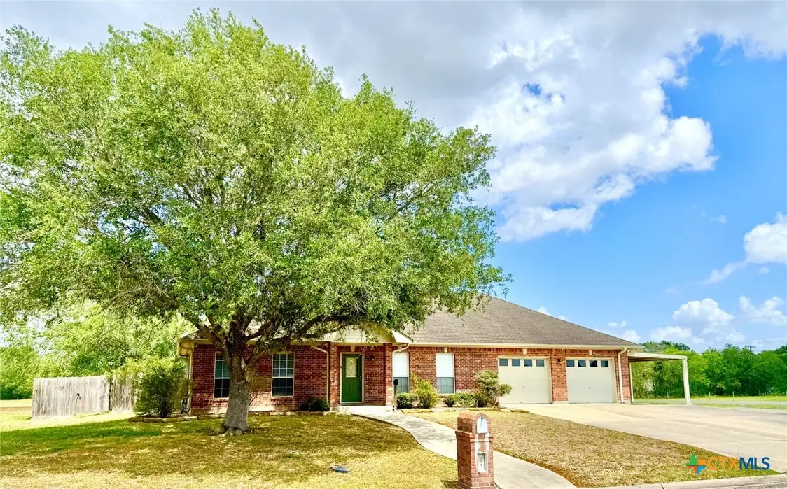 415 S Trinity Street, Edna, TX 77957 - #1