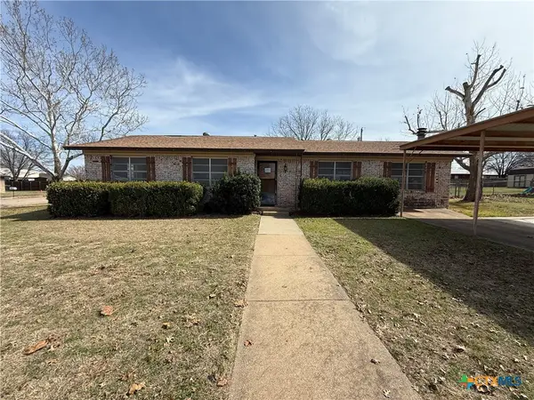 801 Meadowlark Street, Hamilton, TX 76531