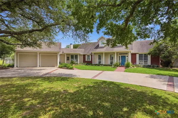153 Shannon Valley Drive, Victoria, TX 77904