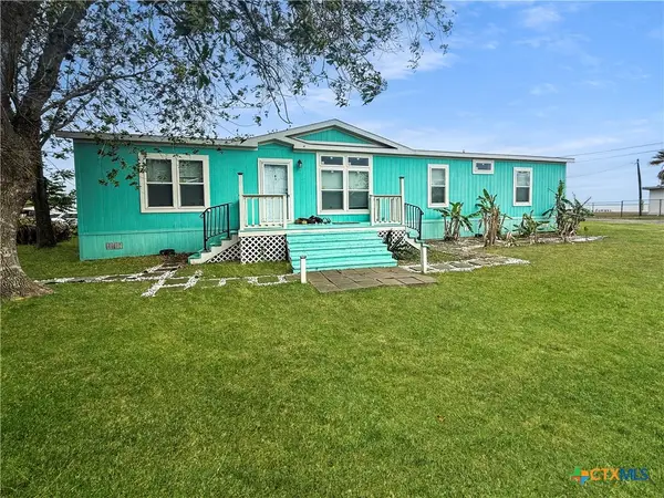 112 N Vivian Stevens Street, Port Lavaca, TX 77979