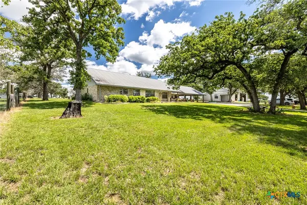 6589 State Highway 304, Harwood, TX 78632
