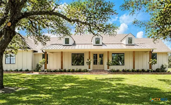 187 Mustang Valley Drive, Victoria, TX 77905