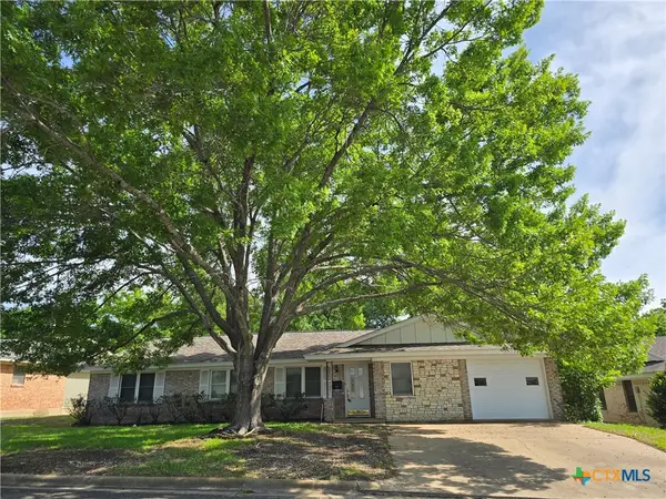 2512 Lowrey Drive, Gatesville, TX 76528