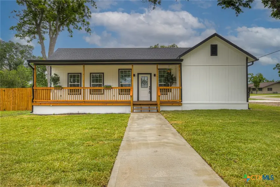 312 N Lavernia, Marion, TX 78124 - #2