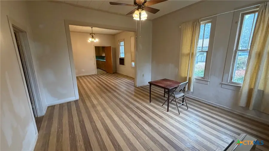 701 East 10th, Cameron, TX 76520 - #3