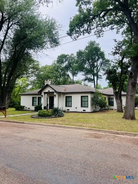 1806 North Harding, Cameron, TX 76520