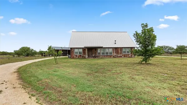 707 Creek Road, Marion, TX 78124