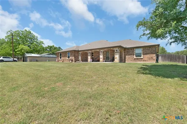7 Deb Lynn Avenue, Lampasas, TX 76550