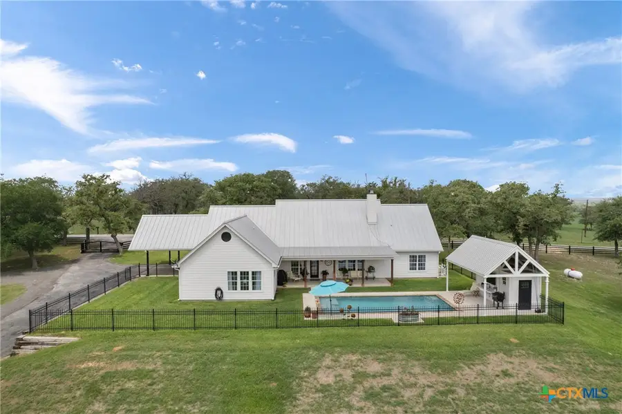 1899 Sunflower Trail, Luling, TX 78648 - #3