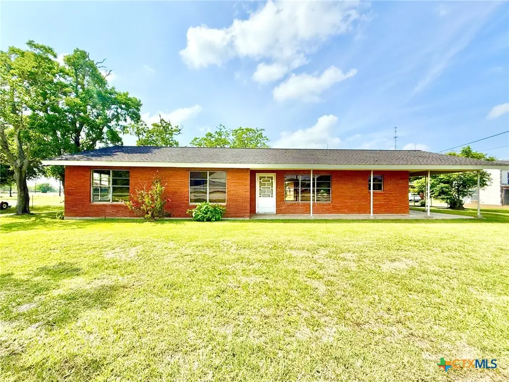 1396 Loop 522, Ganado, TX 77962 - #1