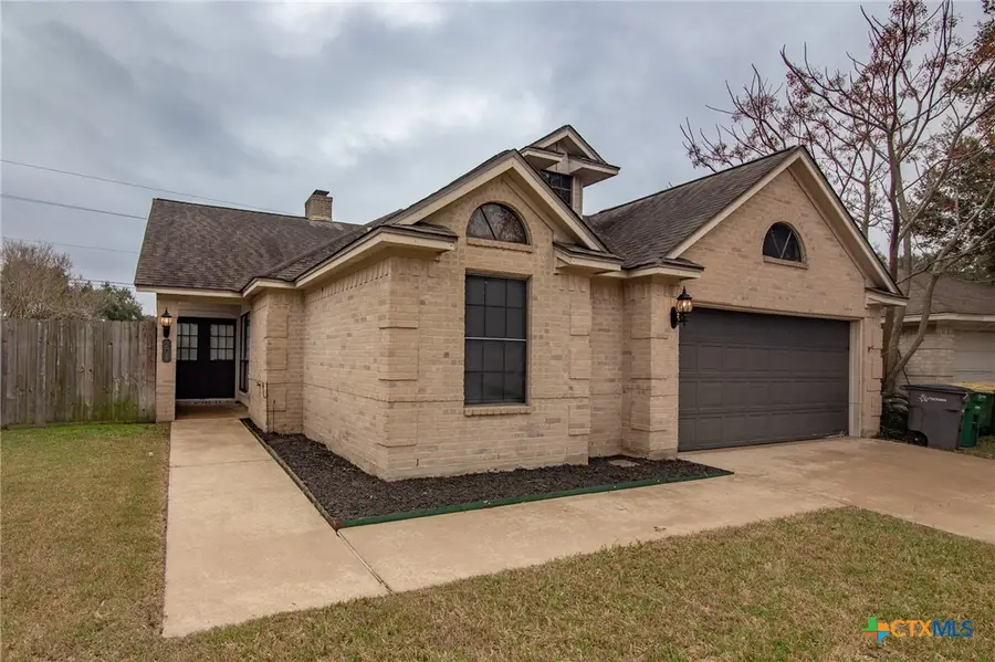 201 Amhurst Street, Victoria, TX 77904 - #2