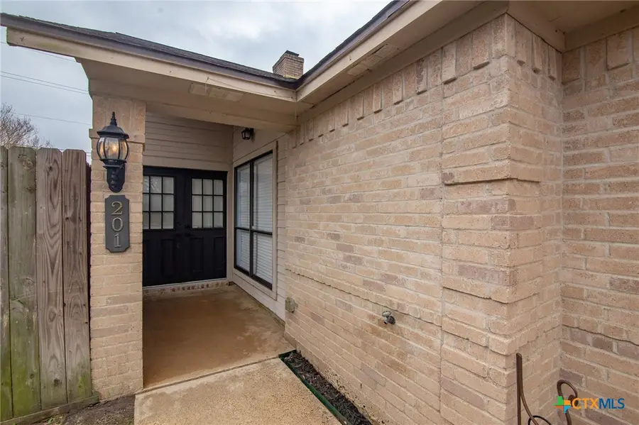 201 Amhurst Street, Victoria, TX 77904 - #3