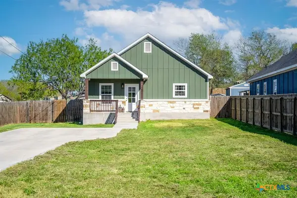 224 Spruce Avenue, Luling, TX 78648