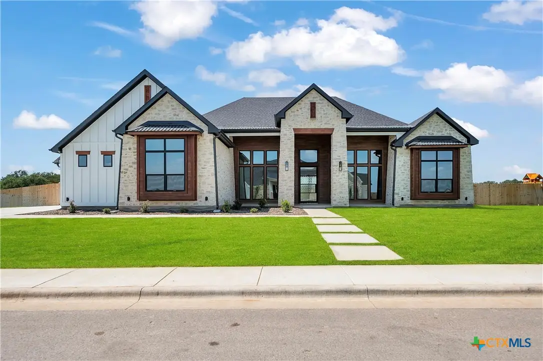 6649 King Oaks Boulevard, Salado, TX 76571 - #1