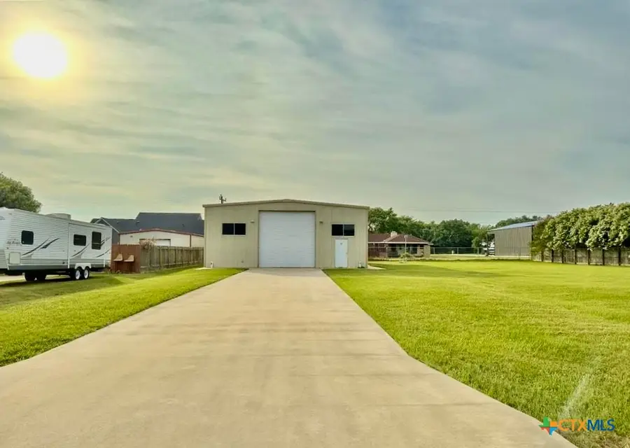 207 Park Lane, Victoria, TX 77904 - #2
