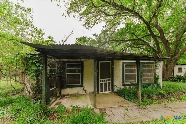 262 Highway 95 #A, Smithville, TX 78957