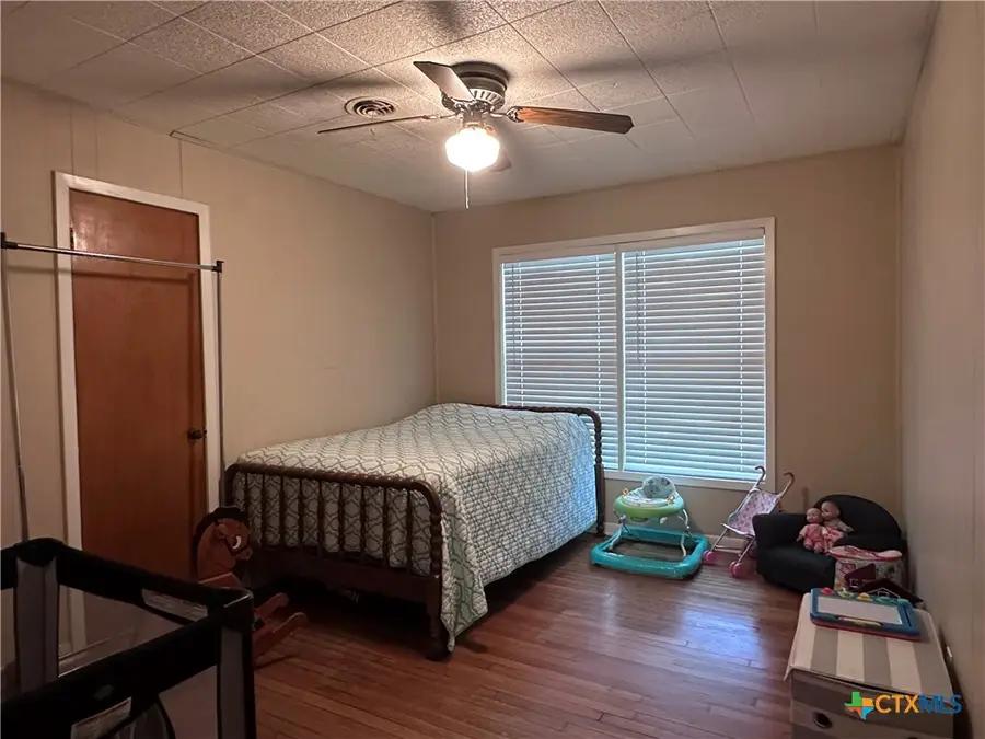 1214 Macarthur, Cuero, TX 77954 - #3
