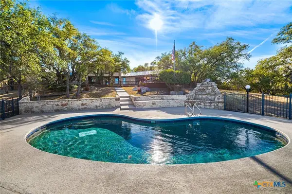 318 Remington Drive, Bergheim, TX 78004