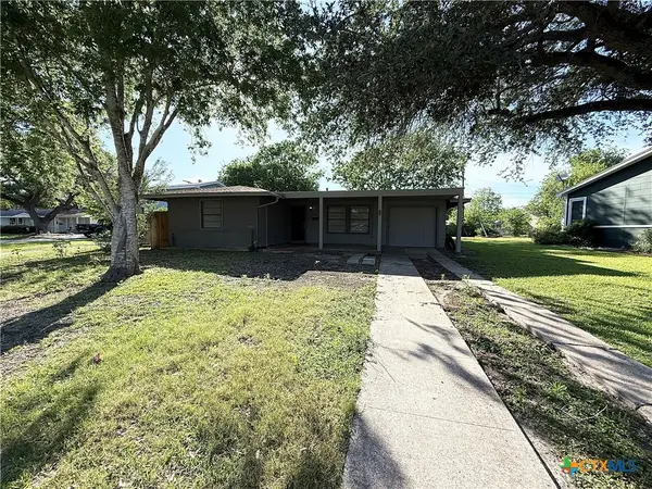 113 Bonham Street, Port Lavaca, TX 77979